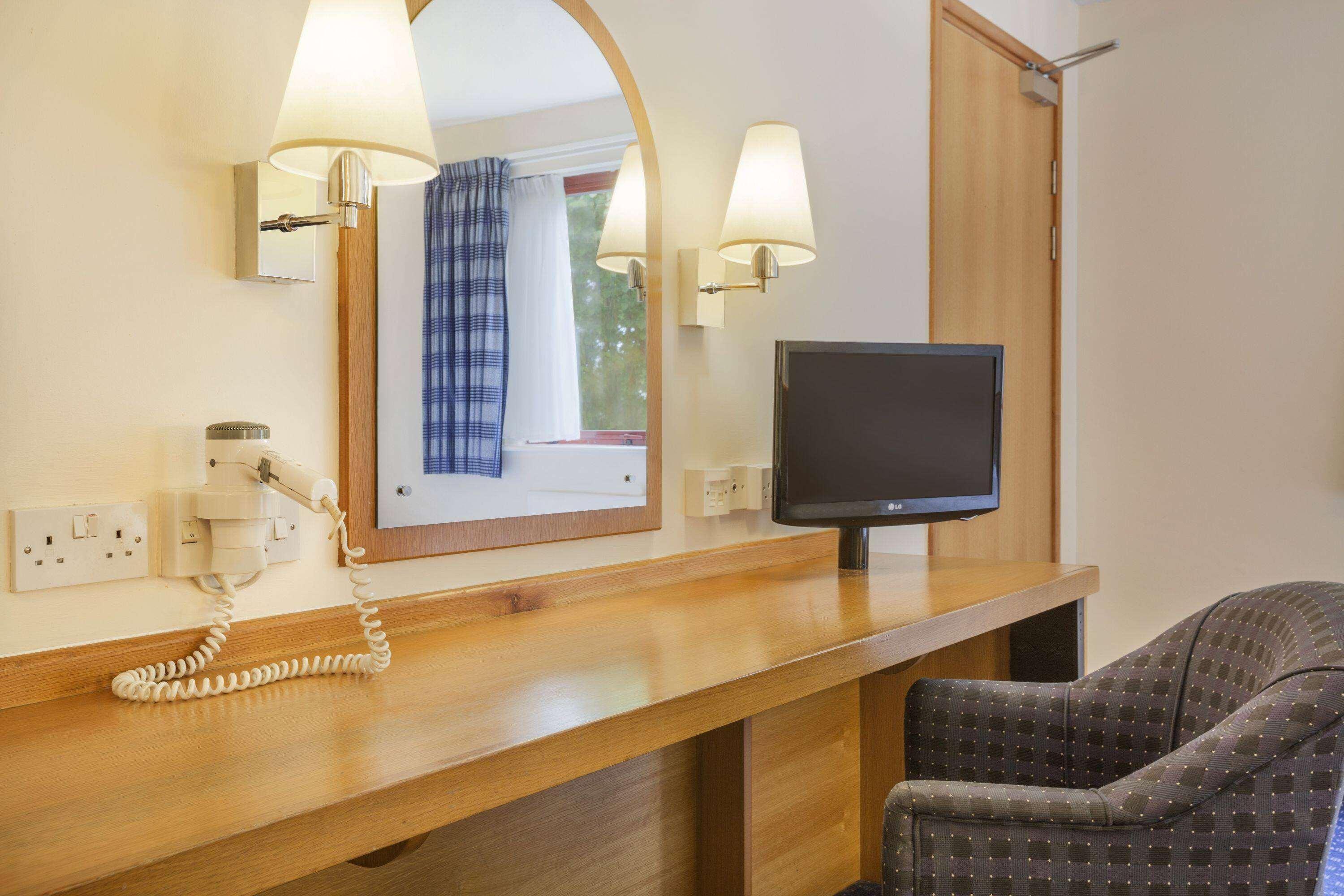 Days Inn Магор Экстерьер фото