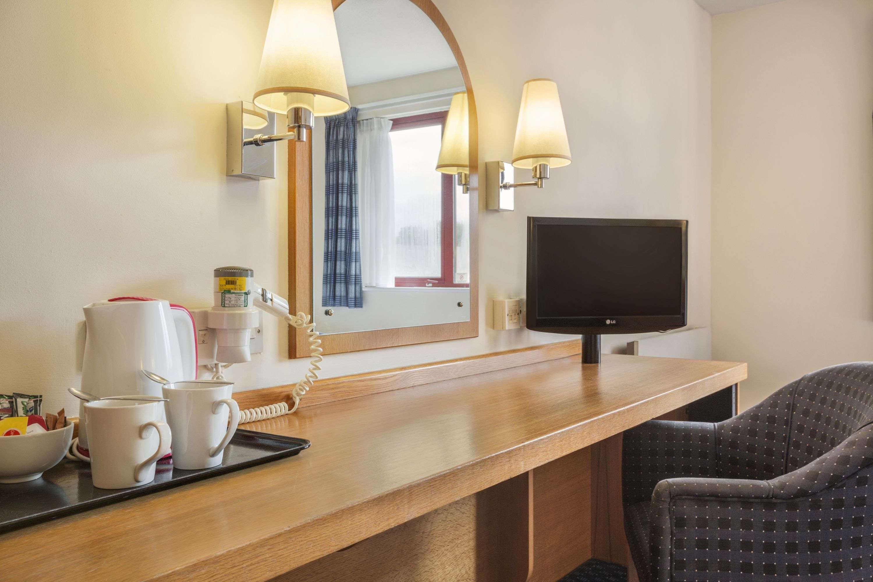 Days Inn Магор Экстерьер фото
