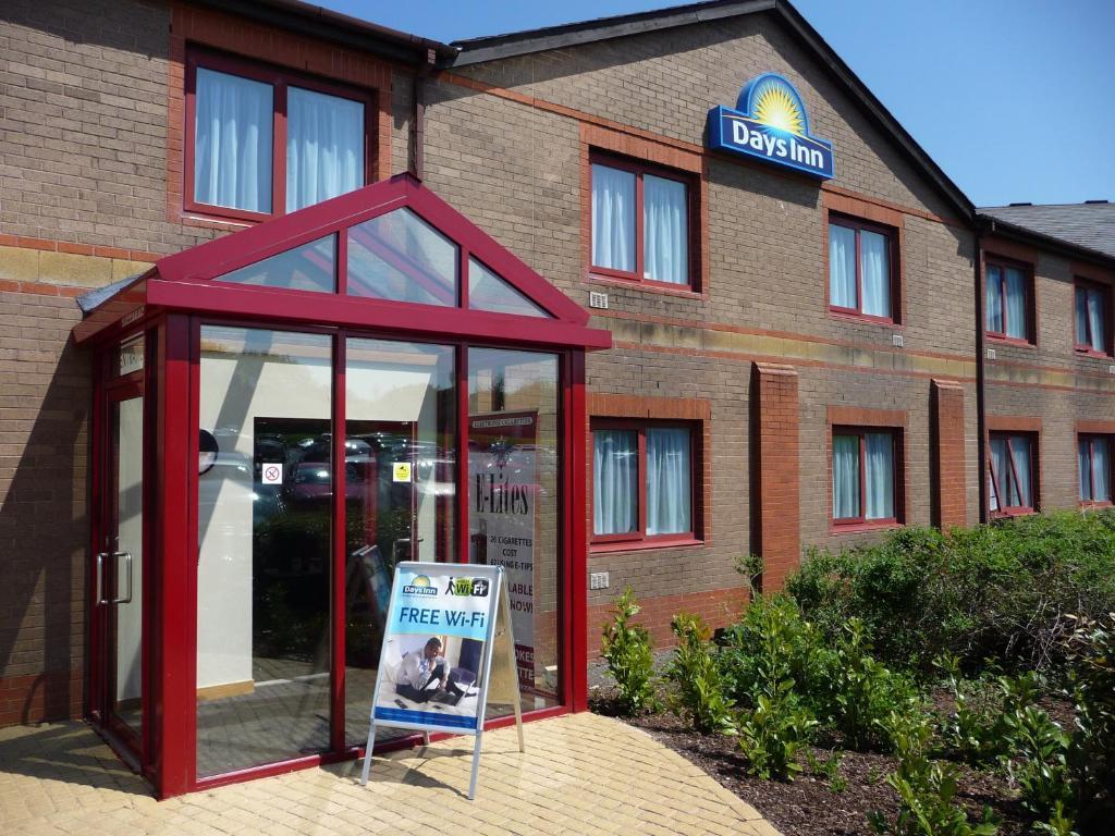 Days Inn Магор Экстерьер фото